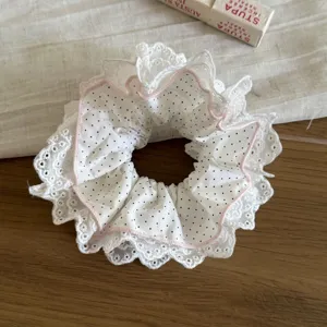 Coletero de encaje blanco con lunares y borde rosa bonito accesorio para el pelo de moda