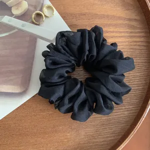 Elastico per capelli in chiffon nero classico da donna, pratici accessori per acconciature.