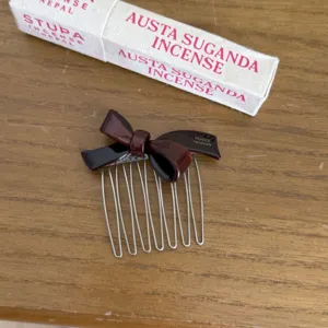 Acetate bow hair comb insert versatile vintage hair accessory for elegant hairstyles