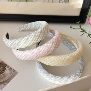 Serre-tête en tissu écossais style japonais et coréen bandeau doux pour femmes détails.