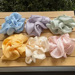 Übergroße Plissee Bananen Haarspange Koreanischer Stil Glänzender Stoff Haargummi Look Vertikaler Clip Für Damen Haarschmuck