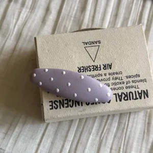 Jolie pince à cheveux BB à pois style coréen, accessoire violet pour coiffure quotidienne.