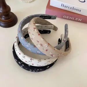 Diadema de pelo de tela floral dulce para mujeres, accesorio diario elegante.