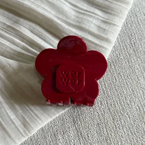 Rode bloem haarclip acetaat middelgrote haarklem zoete haaraccessoire voor dagelijkse stijl