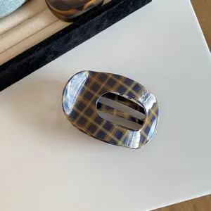 Korean style plaid acetate hair claw clip elegant oval hair accessory for women daily styling
