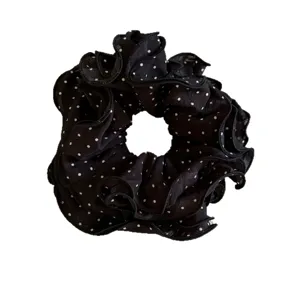 Gran coletero negro con lunares de estilo coreano con volantes para uso diario.
