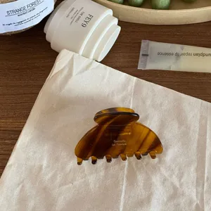 Korean minimalist leopard acetate medium hair claw clip, French high-end half-up hair clip for women.