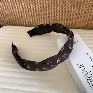 Koreanischer Retro brauner floraler gedrehter Haarreif für Damen, Herbst Haarschmuck Detail.
