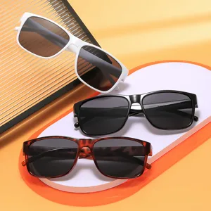 Vierkante Mode Zonnebril voor Heren en Dames UV Bescherming Retro Kunststof Frame Zonnebril Stijlvolle Outdoor Brillen