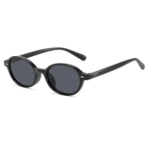 Occhiali da sole ovali retro alla moda per uomo e donna, piccola montatura nera anti luce blu.