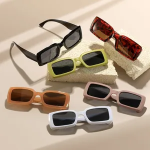 Trendy retro square sunglasses in multiple colors featuring chic thick frames for daily fashion.