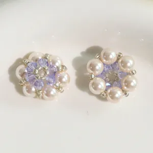 Wunderschöne handgemachte Perlen Kristall Blumen Ohrring Zubehör für süßen Schmuck.