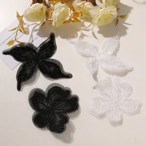 Toppa fiore farfalla ricamata con paillettes in rete nera e bianca accessorio per abbigliamento DIY