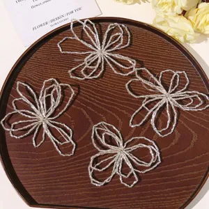 Cuentas de Vidrio Hechas a Mano Flor Hueca Accesorio DIY Manualidad Envoltorio de Alambre Plateado para Pendiente Cabello Corsage