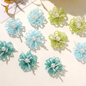 Flores huecas de cuentas hechas a mano accesorios DIY para pendientes broches manualidades.