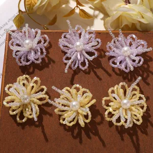 Accesorios de bricolaje de flores huecas de cuentas hechas a mano, perla elegante para zapatos.