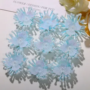 Blaue Perlenblumen DIY Zubehör für Haarschmuck, Ohrringe und süße handgemachte Bastelarbeiten.