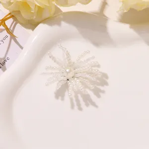 Witte kraal bloem broche diy accessoires sneeuwvlok paardebloem ambachtelijke bloemenbedel decoratie