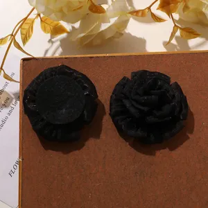 Fiori in rete multistrato nera accessori fai da te applicazione per forcine e abbigliamento.