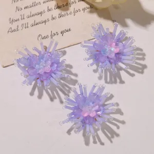 Sommerliches, maedchenhaftes Meersalzblaue Perlen Blumen Cluster DIY Zubehoer fuer Ohrringe.