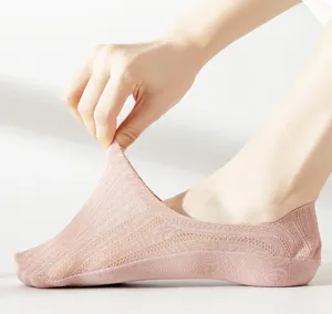 Calzini invisibili da donna in seta di ghiaccio elastici sottili dettaglio elasticità.
