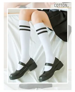 Calze al polpaccio bianche da donna stile college JK giapponese con doppie righe nere scarpe.