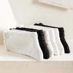 Carini calzini lavorati a maglia stile giapponese con volant bianco nero per lolita