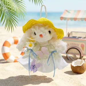 Süßer Plüsch Kaninchen Puppen Tasche Anhänger mit gelbem Strohhut und weißem Kleid.