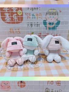 Süßer Plüsch Hase Schlüsselanhänger mit Hut, weiche Kaninchen Puppe für Handtasche Dekoration.