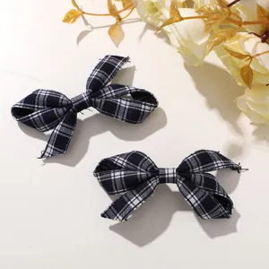 Korean style vintage plaid fabric bow hair clip detail shot, elegant daily hair accessories.
