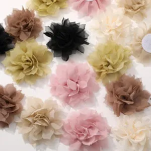 Fleurs en tissu mousseline faits à la main accessoires DIY vêtements pinces à cheveux détails.