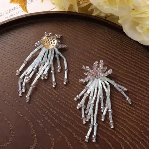 Colgante de joyería accesorio de cabello DIY flor borla cuenta de cristal para manualidades moda.
