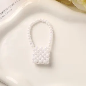 Handgemachte weiße Perlenimitat Perlen Mini Tasche Anhänger DIY Schlüsselanhänger Charme.