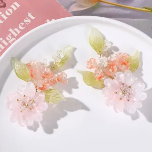 Handmade crystal flower hair clips, pink floral hairpin accessories for Hanfu styling.
