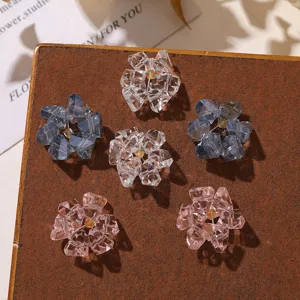 Clear crystal flower DIY charms, multifaceted acrylic flower accessories for handmade jewelry.