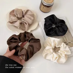 Set di scrunchies per capelli in seta retro, grandi elastici raso eleganti acconciatura.