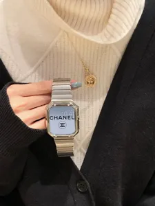 Stainless steel metal watch strap for Apple Watch with elegant single bead design and secure clasp.