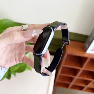Ersatz Silikon Leder Armband mit Magnetschnalle Detail für Xiaomi Smart Fitness Uhren.