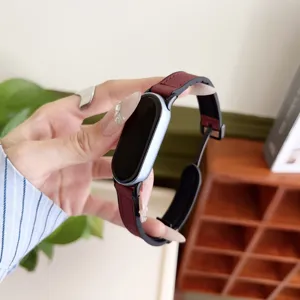 Detaillierte Nahaufnahme von Silikon und Leder Ersatzarmband für Smart Fitness Tracker Zubehör.