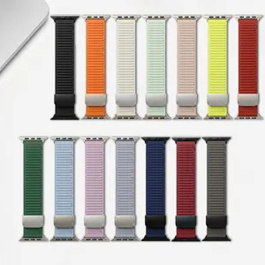 Cinturino per Orologio in Silicone Alpine Loop per Smartwatch Fibbia Magnetica Ricambio Morbido Impermeabile Sportivo