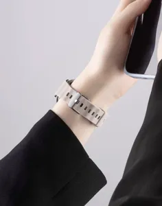 Ανταλλακτικό λουράκι σιλικόνης για smartwatch, μαλακό αθλητικό λουράκι με μεταλλικό κούμπωμα.