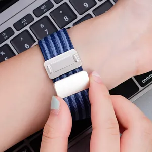 Cinturino in nylon intrecciato con fibbia magnetica compatibile Apple Watch di ricambio.