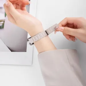 Comodo cinturino per orologio in silicone magnetico, elegante design a tre perle.