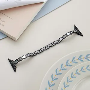 Bracelet de montre en métal strass pour Apple Watch, élégant design de bijoux à maillons éventail.