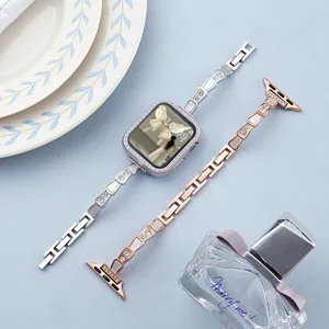 Bracelet de montre en métal et strass compatible avec Apple Watch design éventail élégant