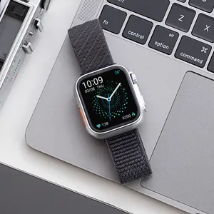 Dunkelgraues gewebtes Nylon Loop Armband kompatibel mit Apple Watch, robust und atmungsaktiv.