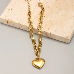 Bracciale a maglie in acciaio inossidabile dorato con ciondolo a cuore solido chic elegante