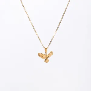 Gouden roestvrij staal vliegende vogel hanger ketting, delicate o-ketting hoofdweergave.