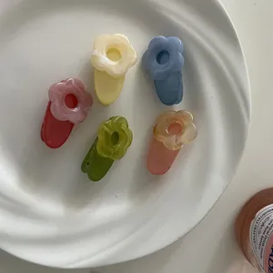 Set di mollette per capelli a becco d'anatra a fiore colorato, simpatici accessori pastello.