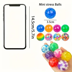 Detaillierte Größenvergleichstabelle für 3,5 cm Mini-Antistressbälle mit Smartphone.
